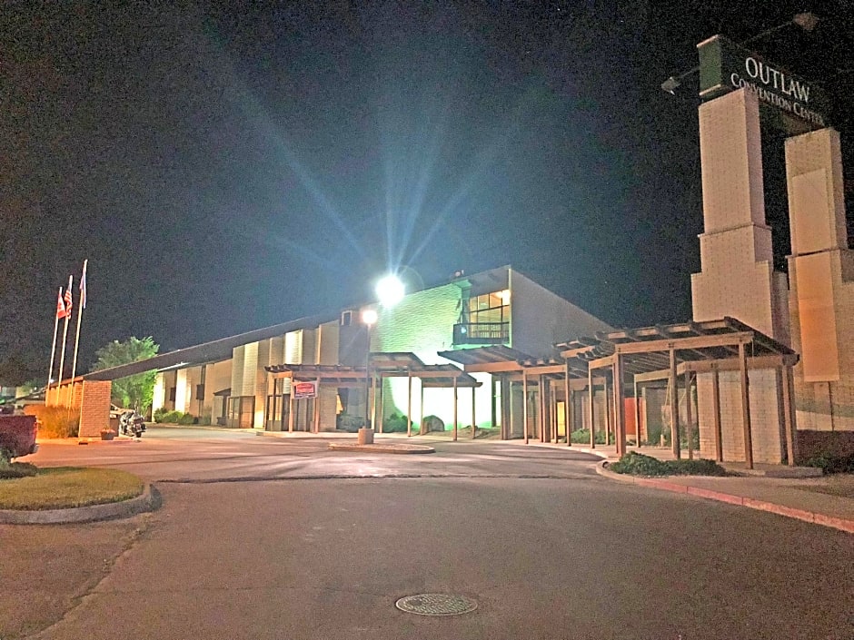 FairBridge Inn, Suites & Outlaw Conference Center  Kalispell