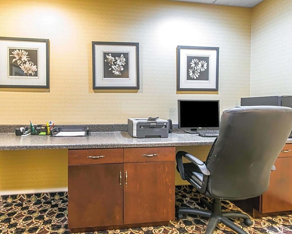 Comfort Suites South Point - Huntington