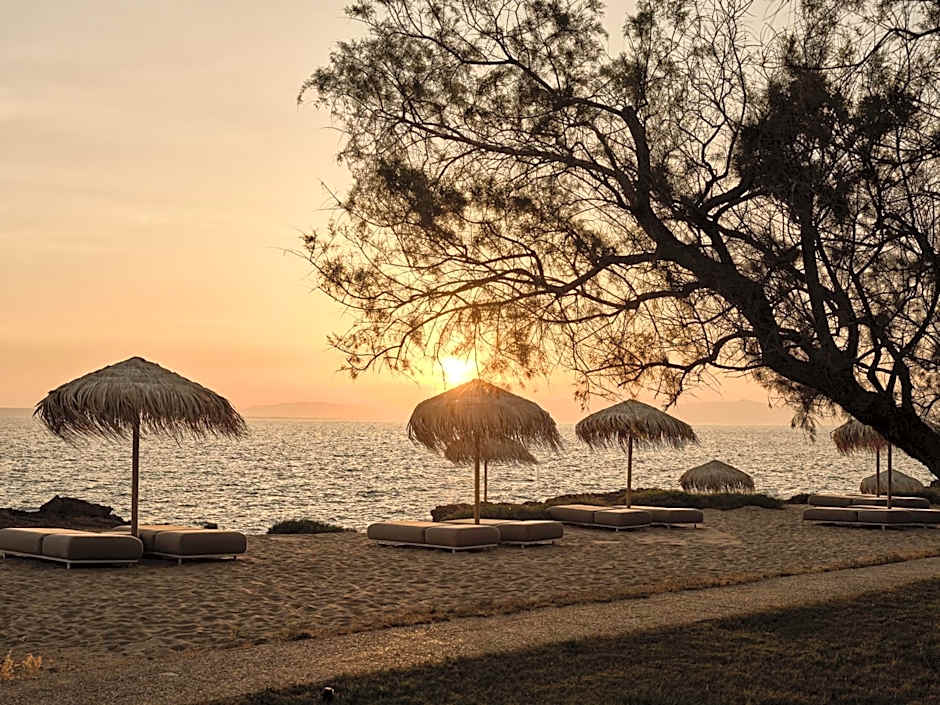 The Bay Hotel & Suites