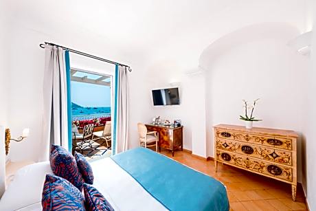 Double Room with Balcony and Sea View