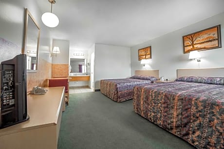 2 Queen Beds - Smoking