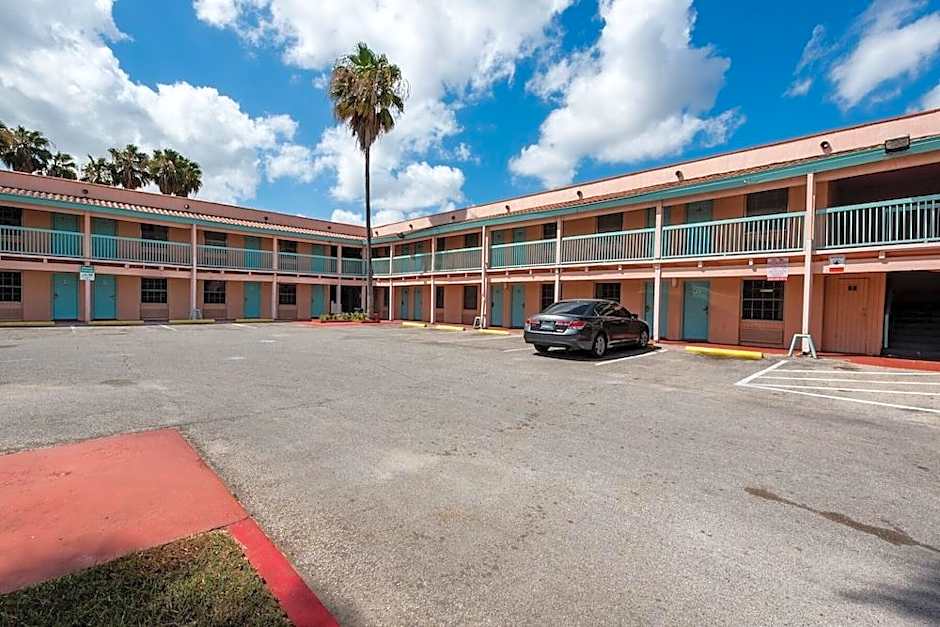 University Inn & Suites Brownsville