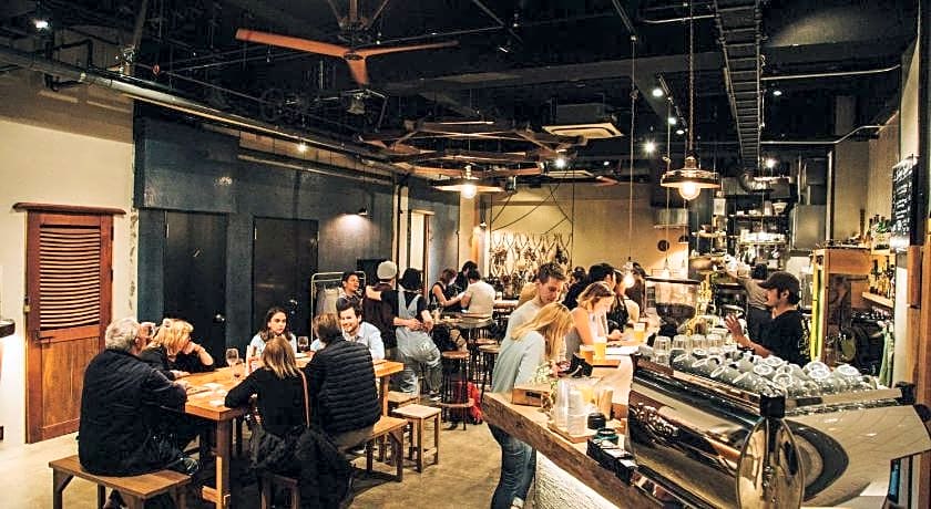 Len Kyoto Kawaramachi Hostel Cafe & Bar