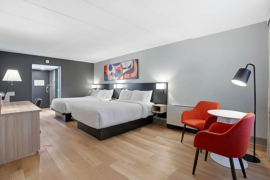 Seven Oaks Hotel Regina, SureStay Collection by Best Western