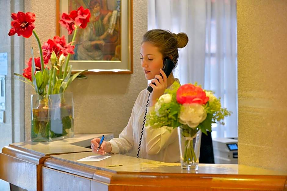 Hotel Renoir Montparnasse