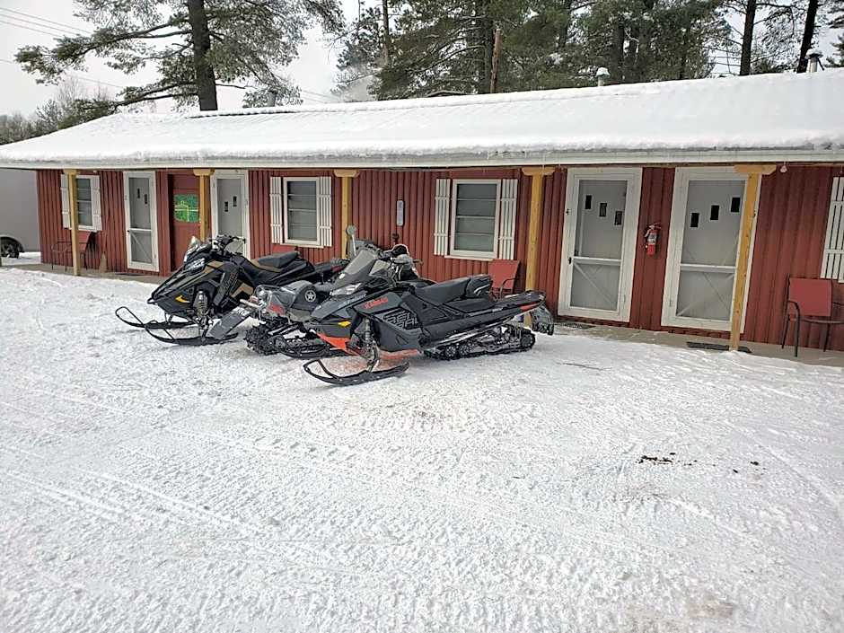 Two Rivers Motel and Cabins of Kenton, MI