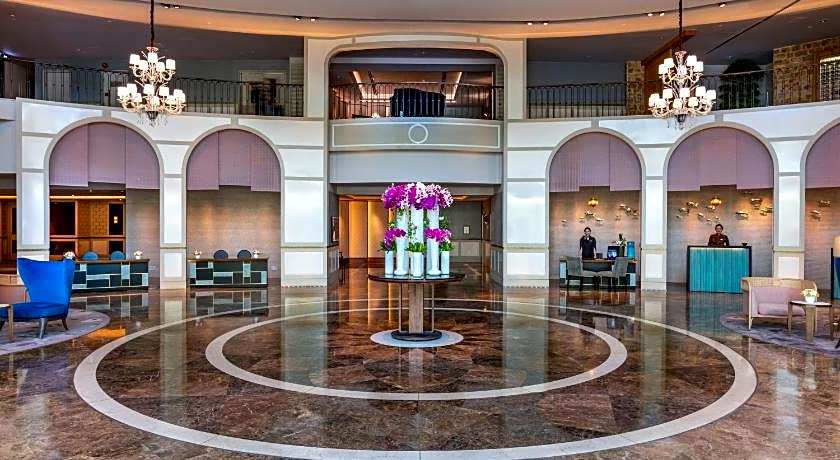 Sofitel Saigon Plaza Hotel