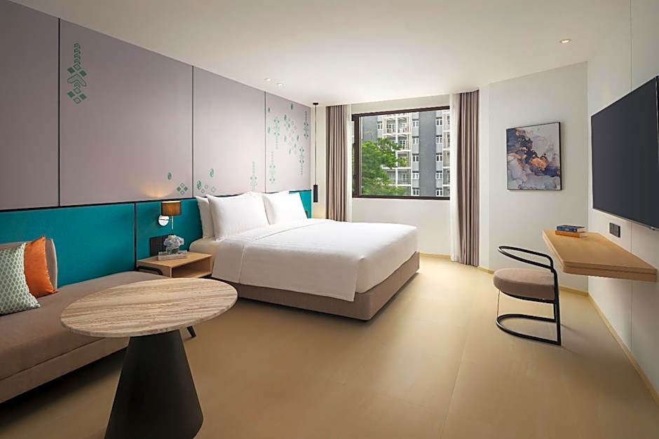 Photo 1 of 5 of Premier 1 King Bed
