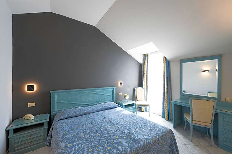 Cavour 30TRE - Hotel Moderno
