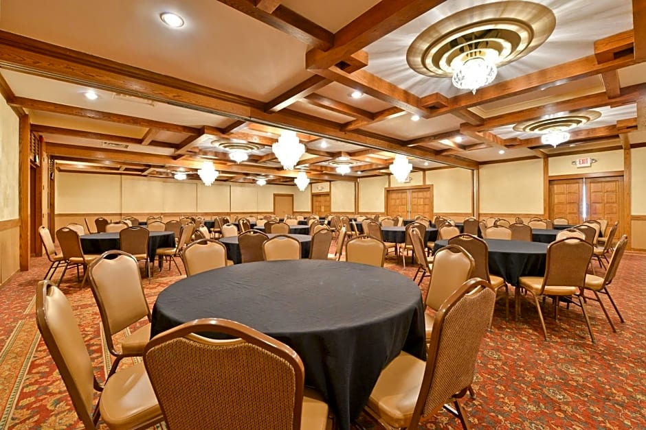 Best Western Prairie Inn & Conference Center