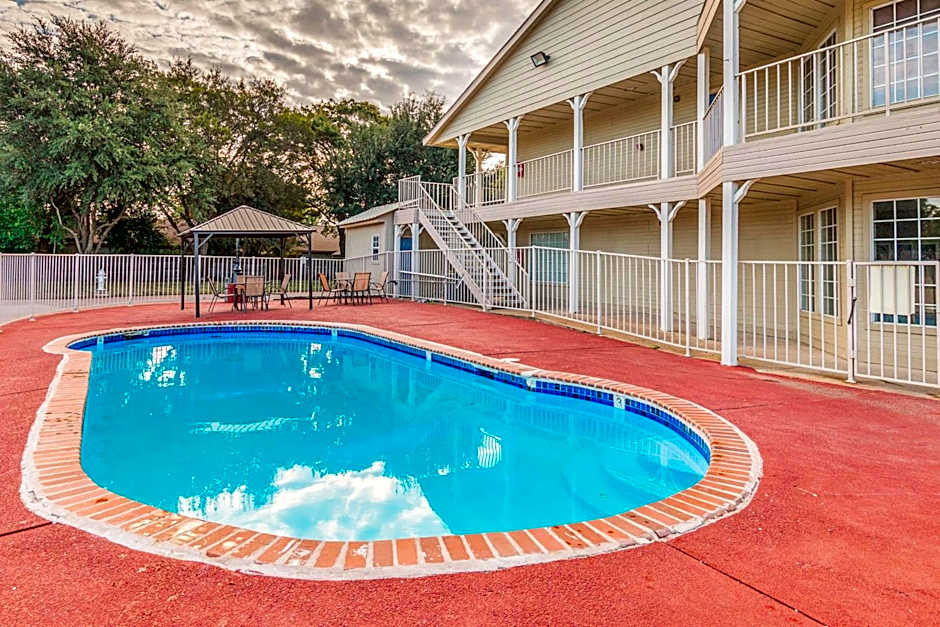 Motel 6-Waxahachie, TX