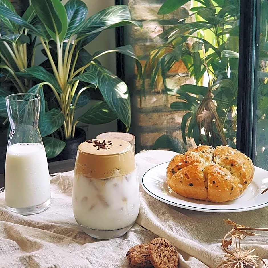 Leaf Signature Hotel - La Group