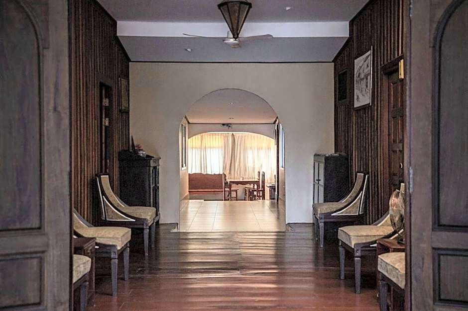 Chandra Varin Hometel