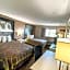 Super 8 by Wyndham Indianapolis Emerson