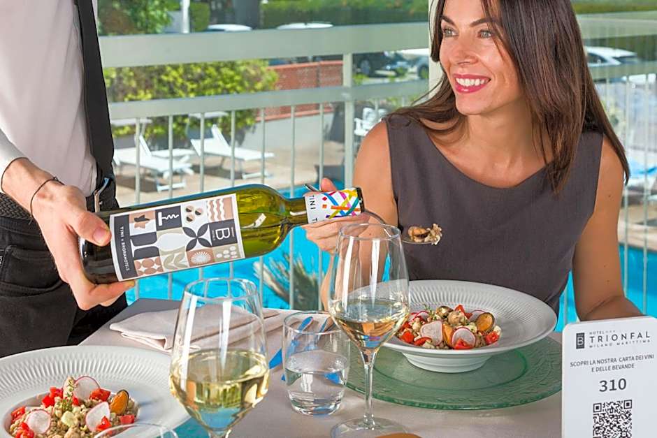 HOTEL TRIONFAL - Fronte Mare - Vicinissimi al Centro