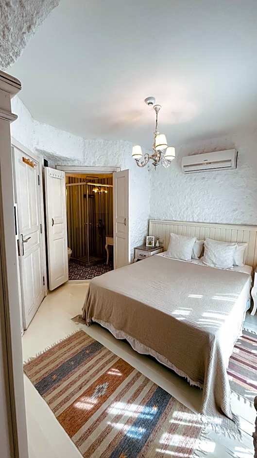 Mina Otel by Adda Alaçatı