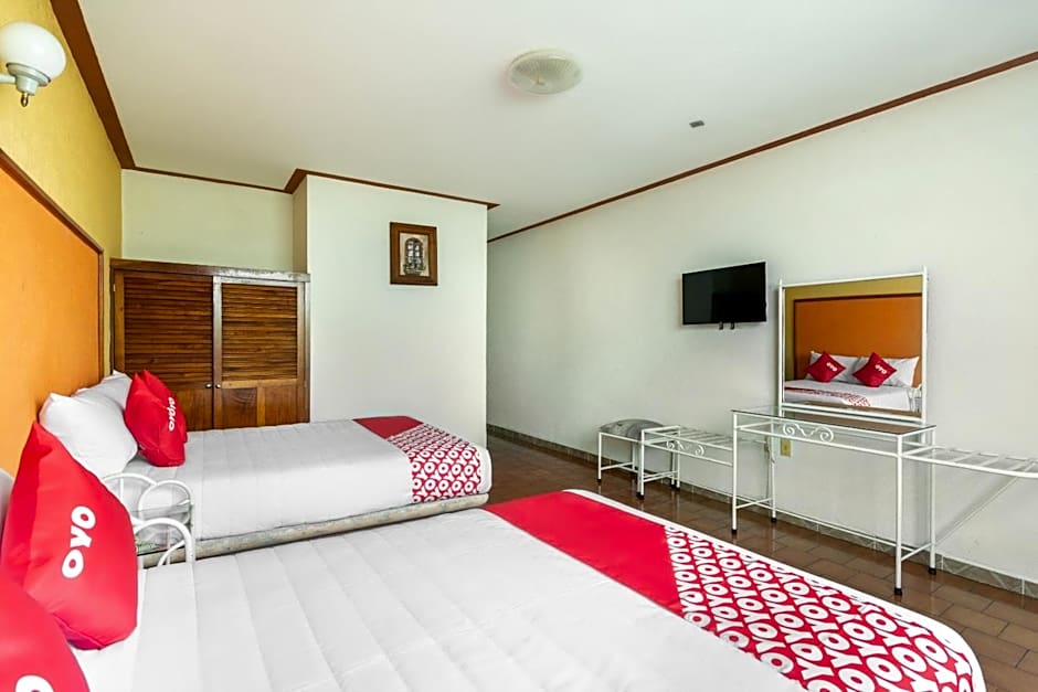 OYO Hotel Casa Blanca