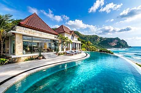 Queen of The South Resort