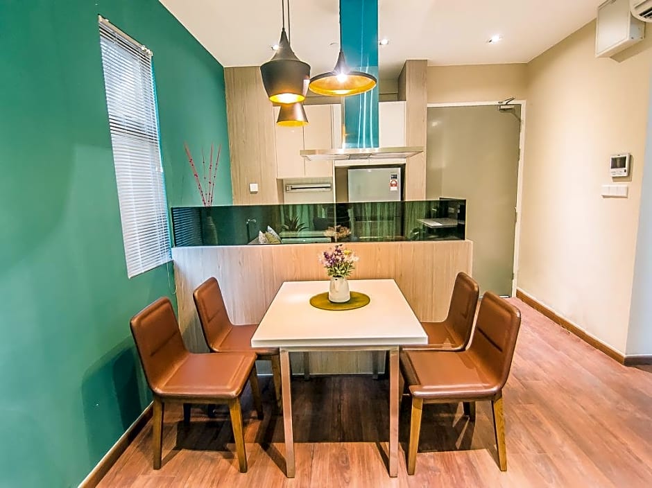 Marina Travellers Suite @ Riverson SOHO