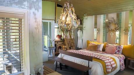 Honeymoon Chalet with Spa Bath