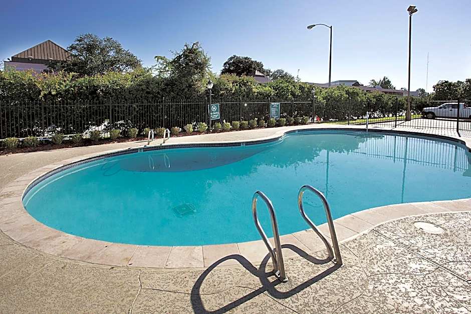 La Quinta Inn & Suites by Wyndham Baton Rouge Siegen Lane