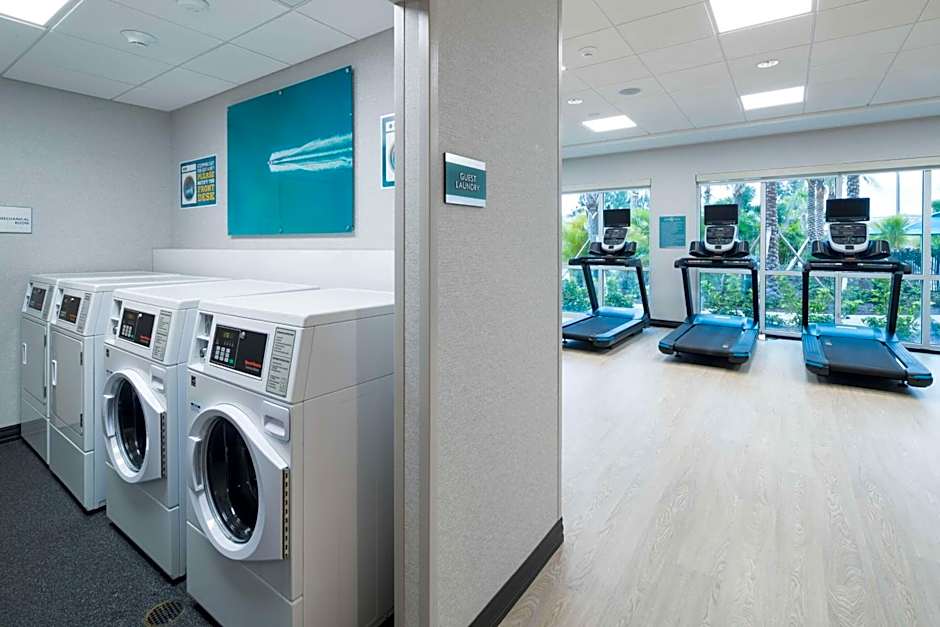 Home2 Suites by Hilton Cape Canaveral Cruise Port, FL