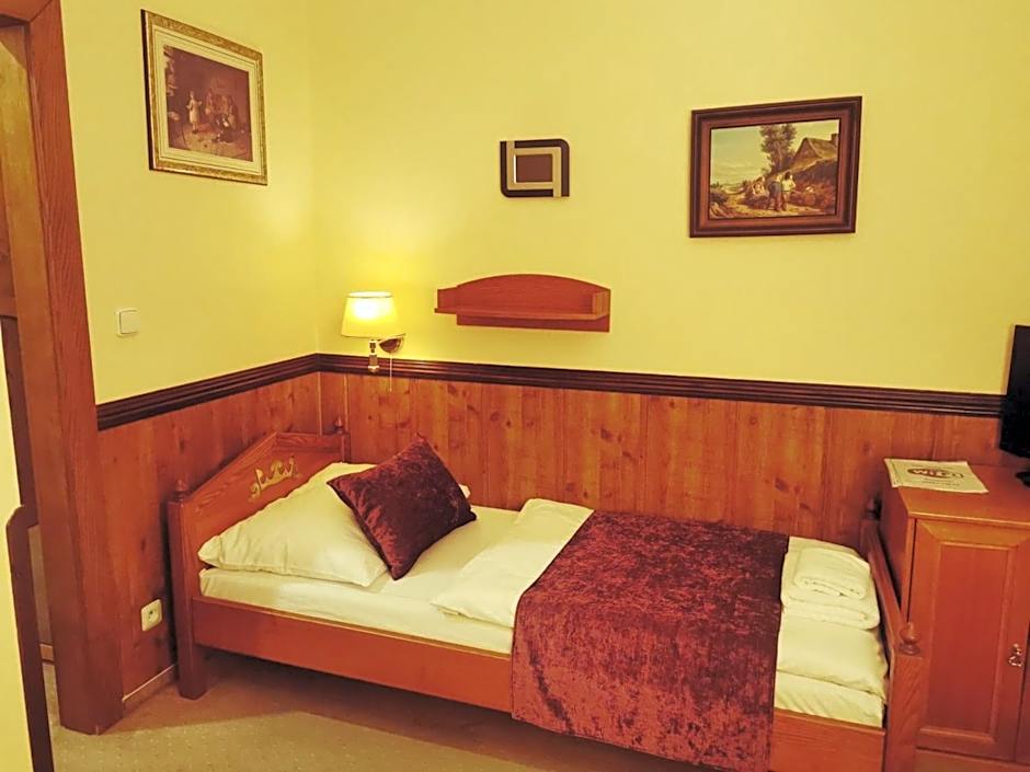 River Star Hotel