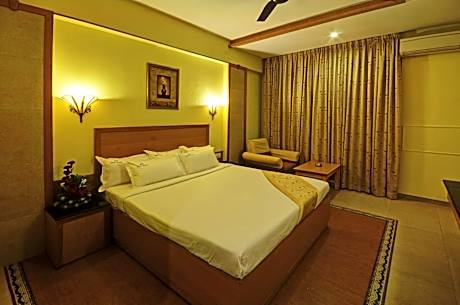 Luxury Room with Air Conditioning