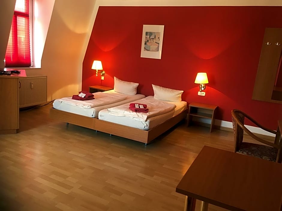 Ryde & Hyde Budget Hotel