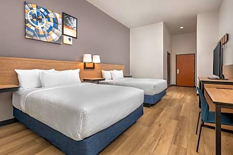 2 Queen, with Kitchenette, Larger Guest room, 2 Queen