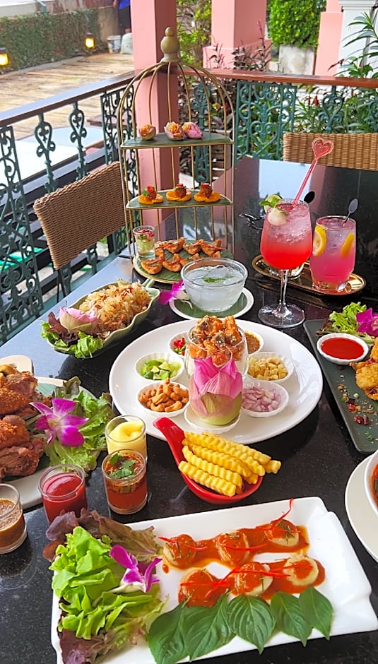 Hiranyakul House Riverside