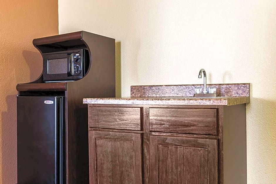 Quality Inn & Suites Bloomington University Area