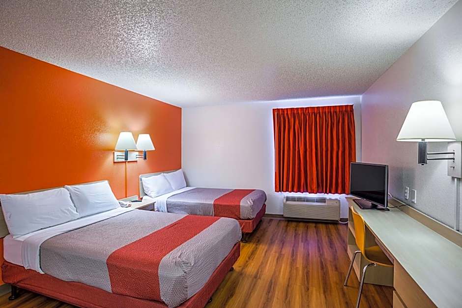 Photo 1 of 35 of Motel 6 Tucson, AZ - North
