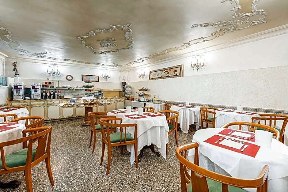 Hotel San Moise