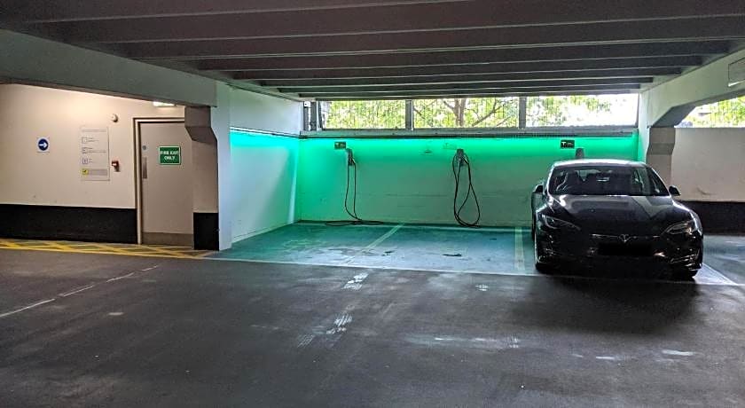 Deluxe City Centre Apt Balcony View Free Parking