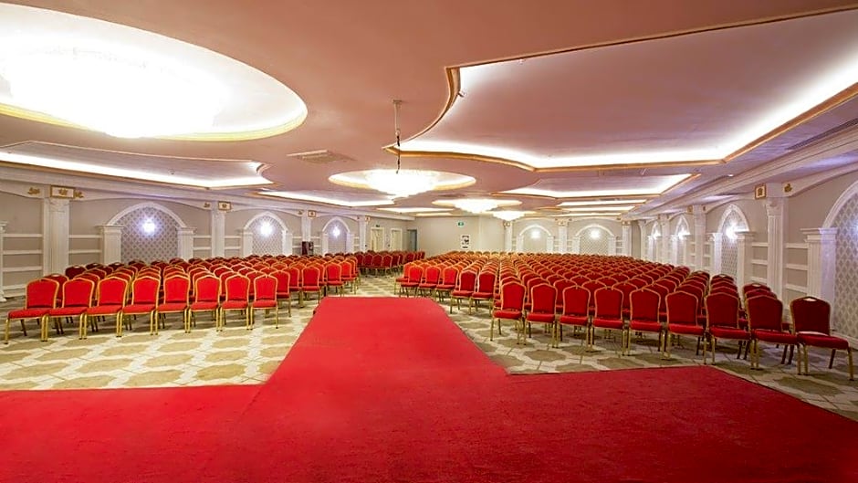 J'Adore Deluxe Hotel & Spa