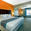 La Quinta Inn & Suites by Wyndham Bush Intercontinental Airport East