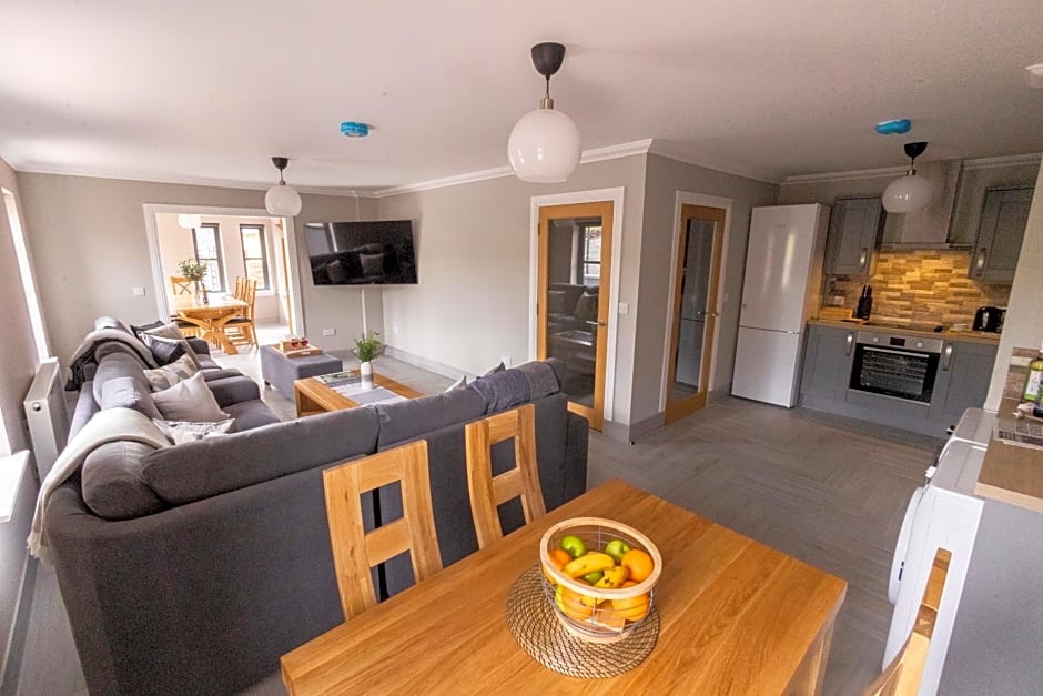 Westertonhill Lodges - Private Hot Tub Hire Available