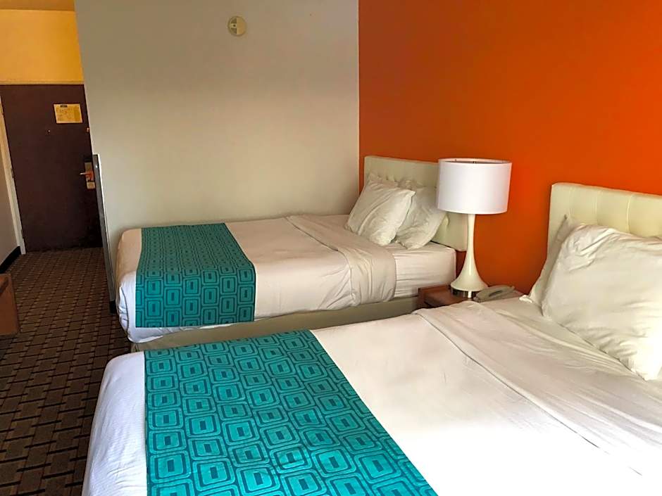 Howard Johnson by Wyndham Airport