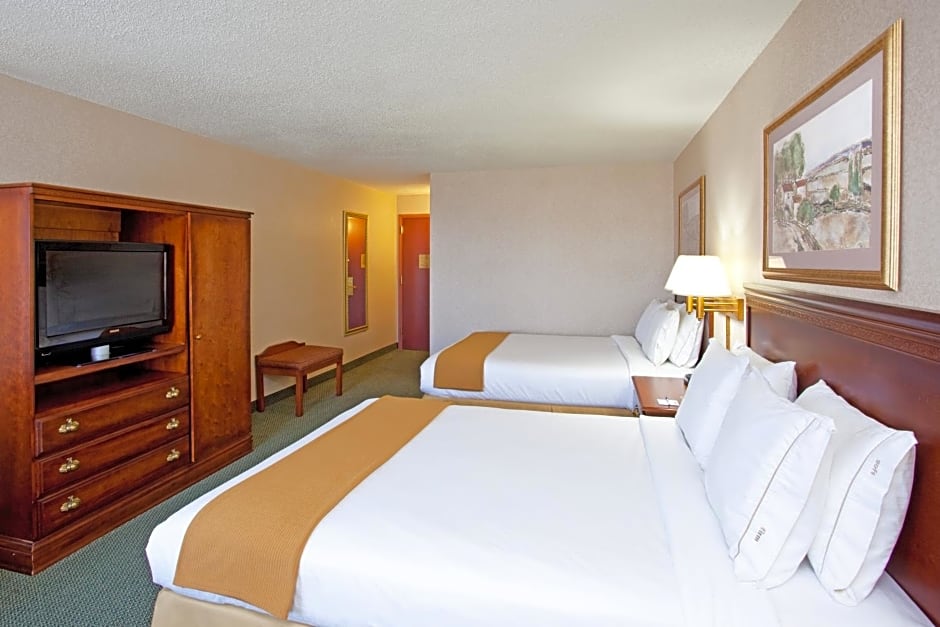 Holiday Inn Express and Suites Pittsburgh West Mifflin