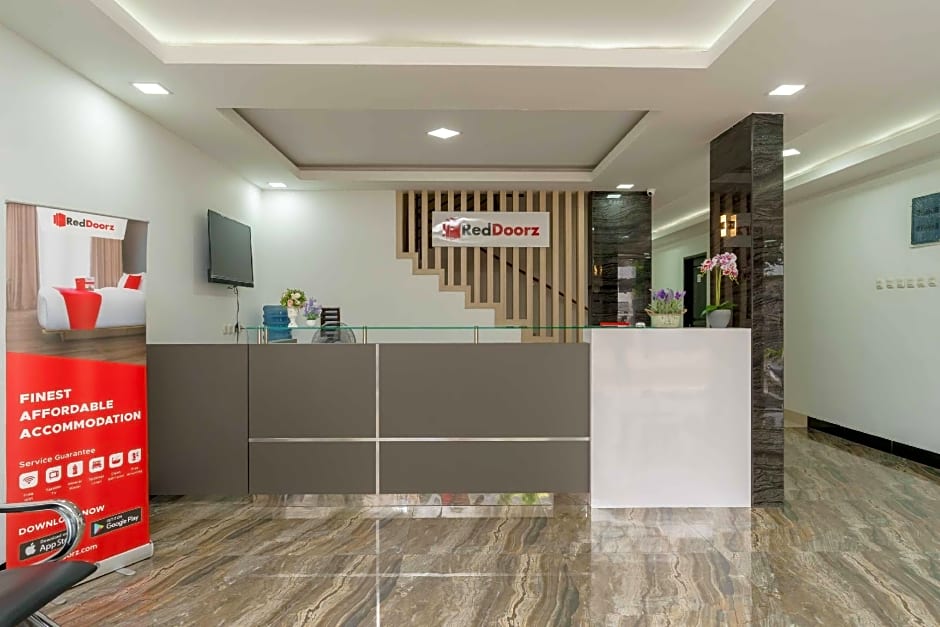 RedDoorz Plus near Eka Hospital BSD 5