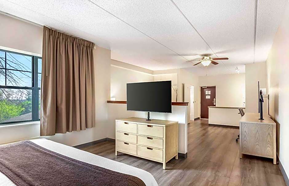 Extended Stay America Suites - Long Island - Melville
