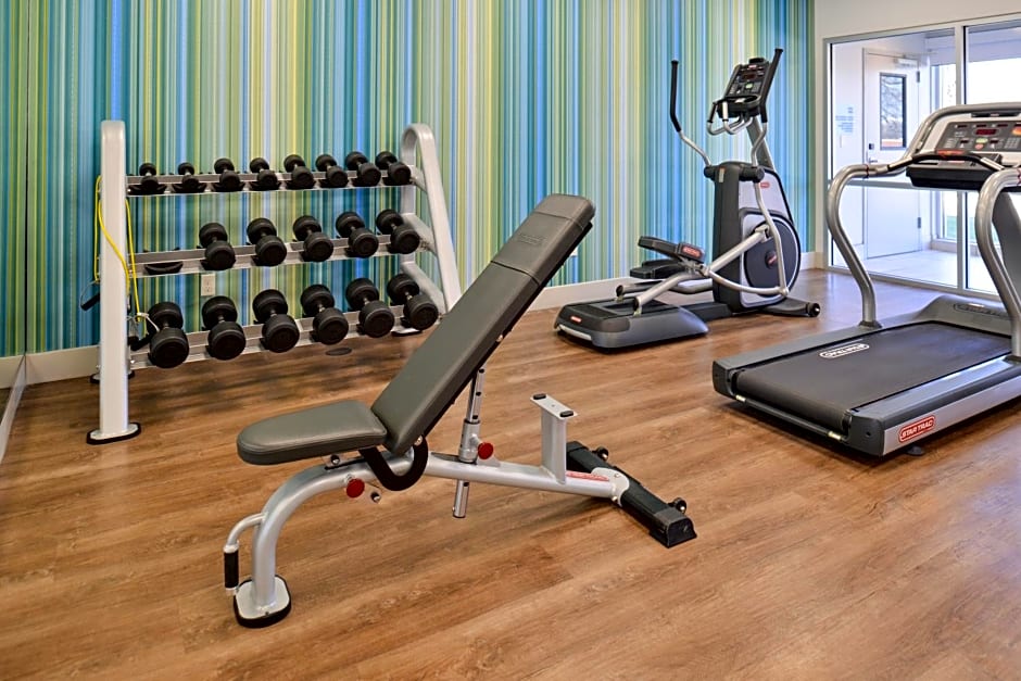 Holiday Inn Express & Suites - Brighton South - US 23, an IHG Hotel