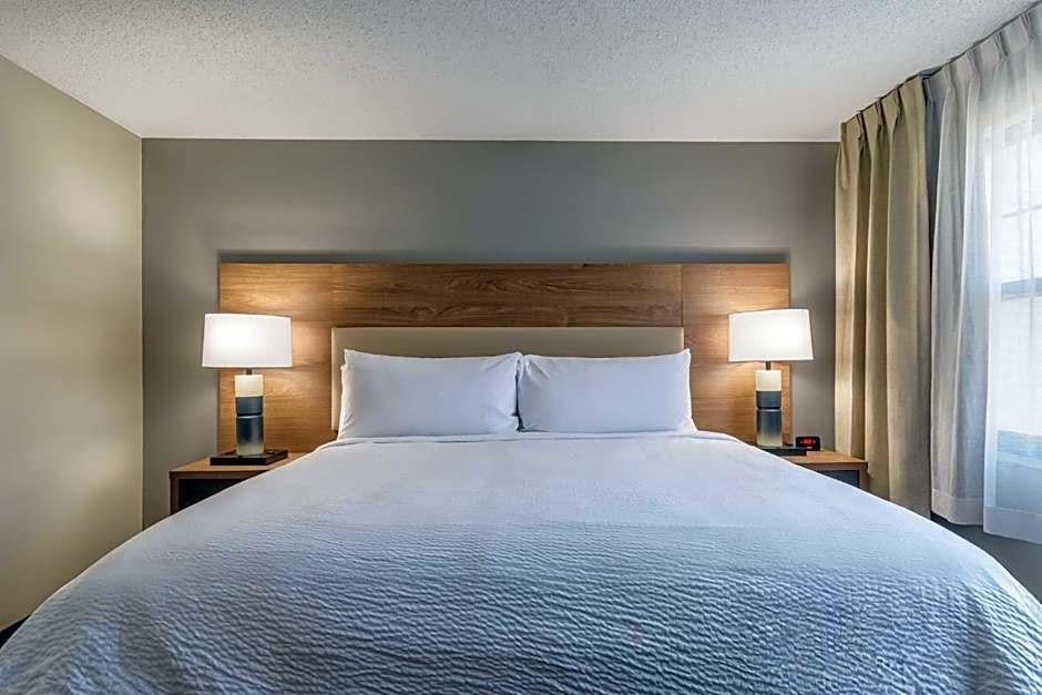 Candlewood Suites Southfield By IHG