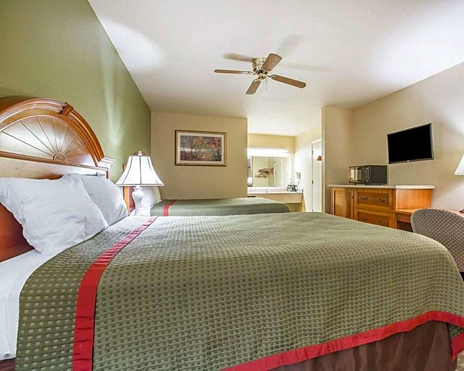 Rodeway Inn Delano