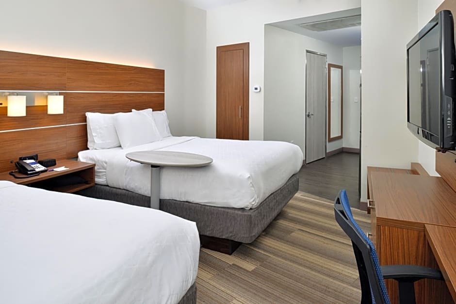 Holiday Inn Express & Suites - Mall of America - MSP Airport