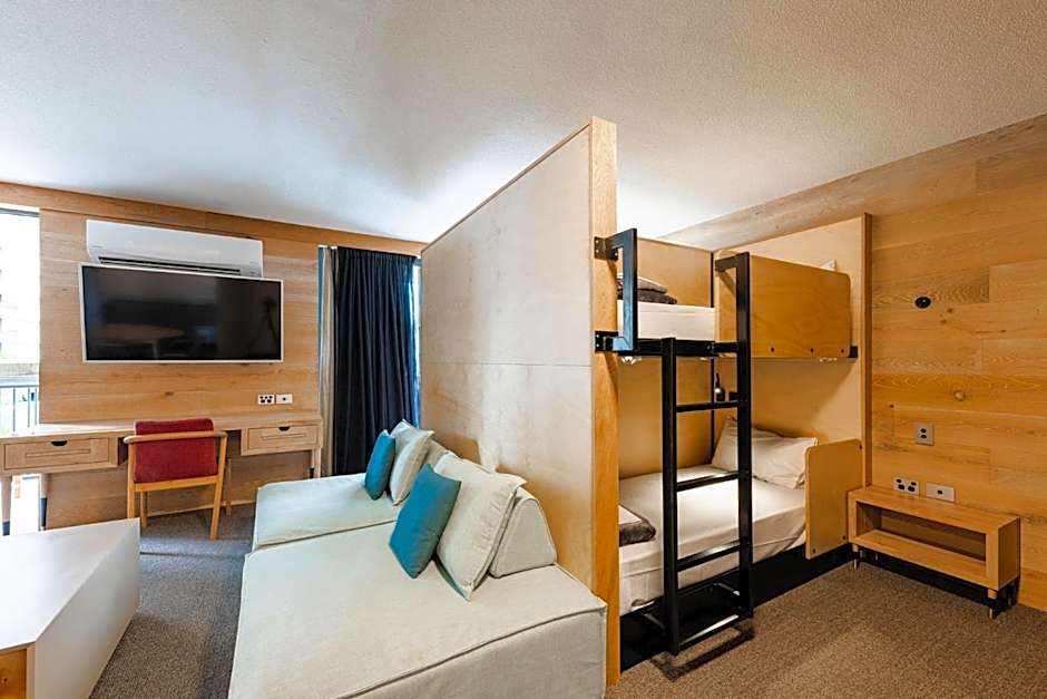 Bunk Surfers Paradise 18-35 Backpacker Hostel