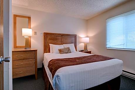 1 Bedroom Suite with Kitchen, Ocean view