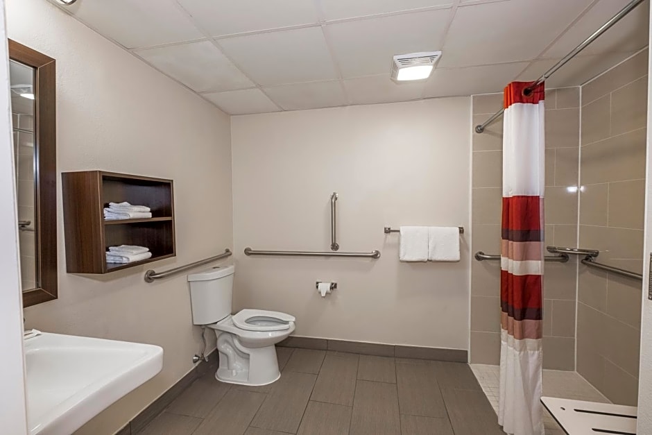 Red Roof Inn PLUS+ Poughkeepsie
