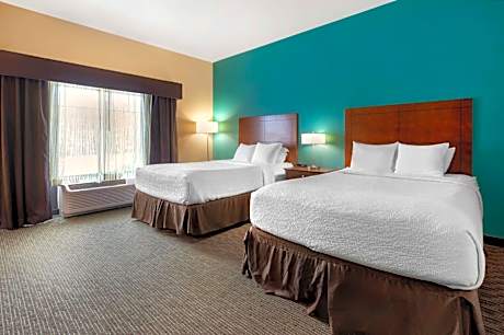 Queen Suite with Two Queen Beds and Kitchenette - Non-Smoking